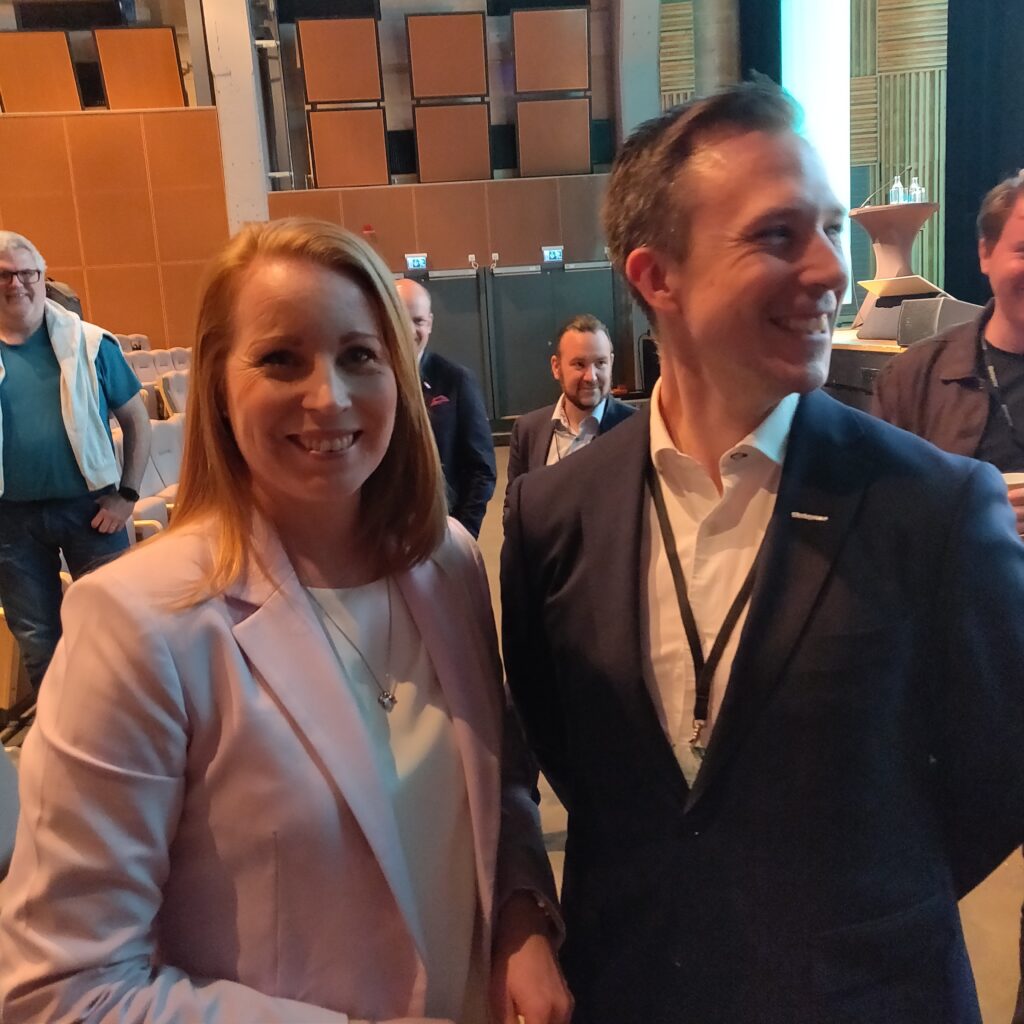 Bild från kongressen 2022 på Jonas och Annie Lööf.
